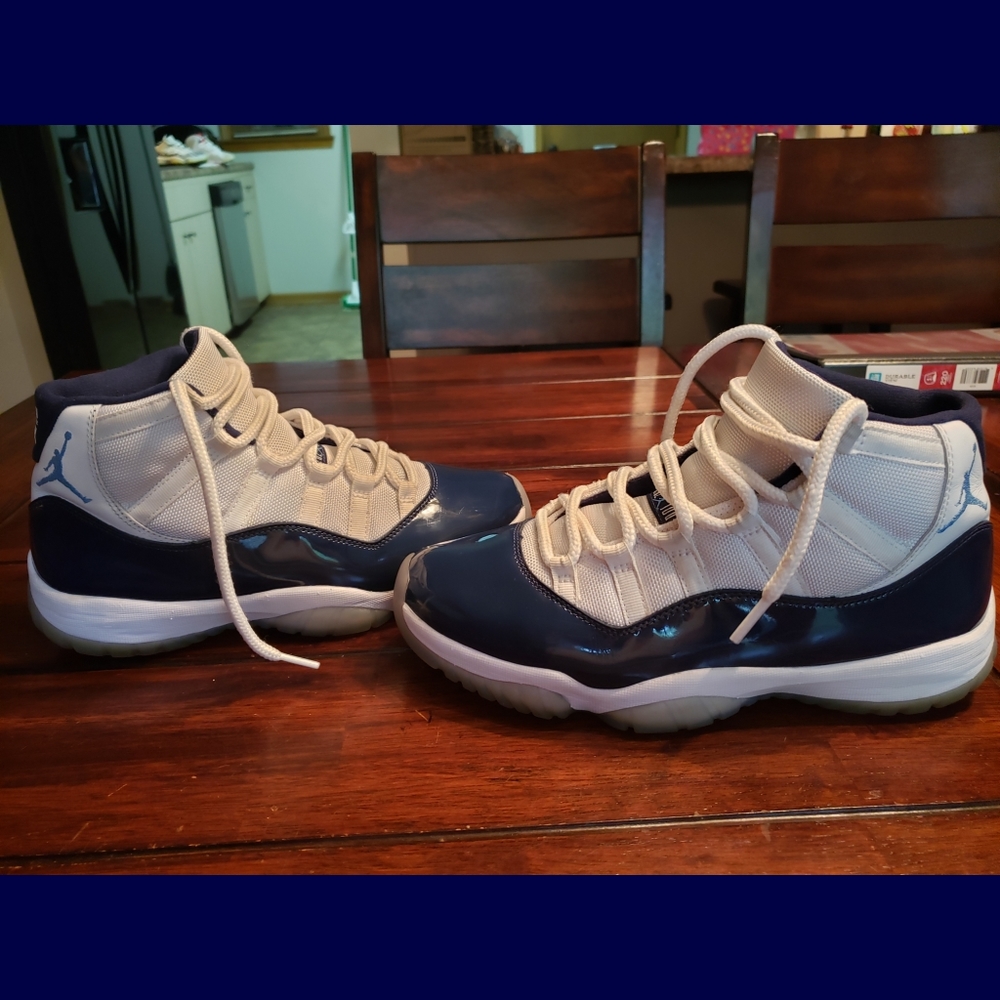 SOLD- Jordan 11s- Win like 82s